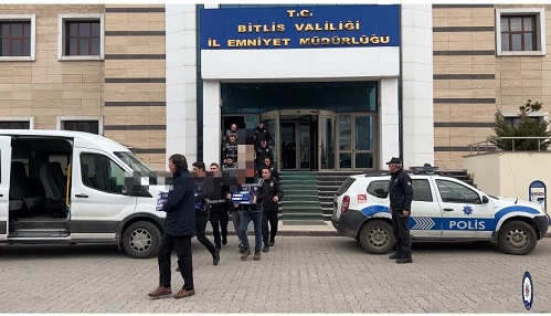 Emniyet Ekiplerimizin Başarılı Operasyonunda Hırsızlık Şüphelisi 31 Şahıs Yakalandı